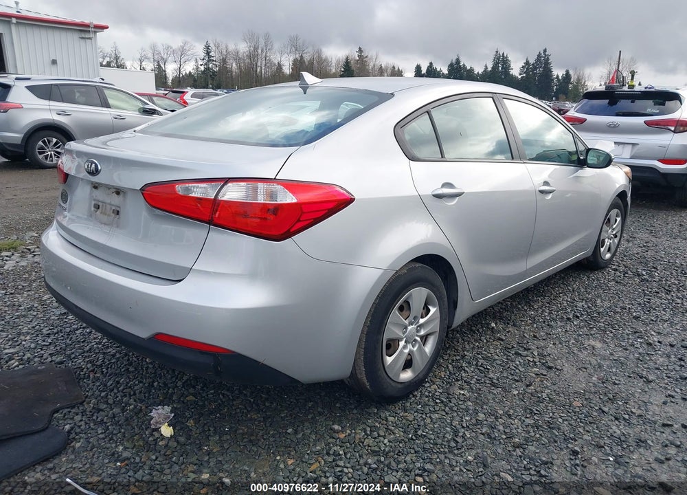 2015 KIA FORTE LX VIN: KNAFX4A68F5428472