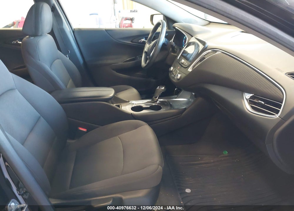 2017 CHEVROLET MALIBU 1LT VIN: 1G1ZE5ST1HF282938