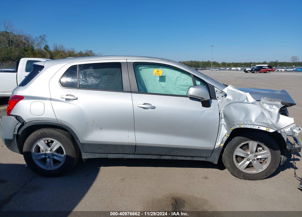 2022 CHEVROLET TRAX FWD LS VIN: KL7CJKSM4NB535802