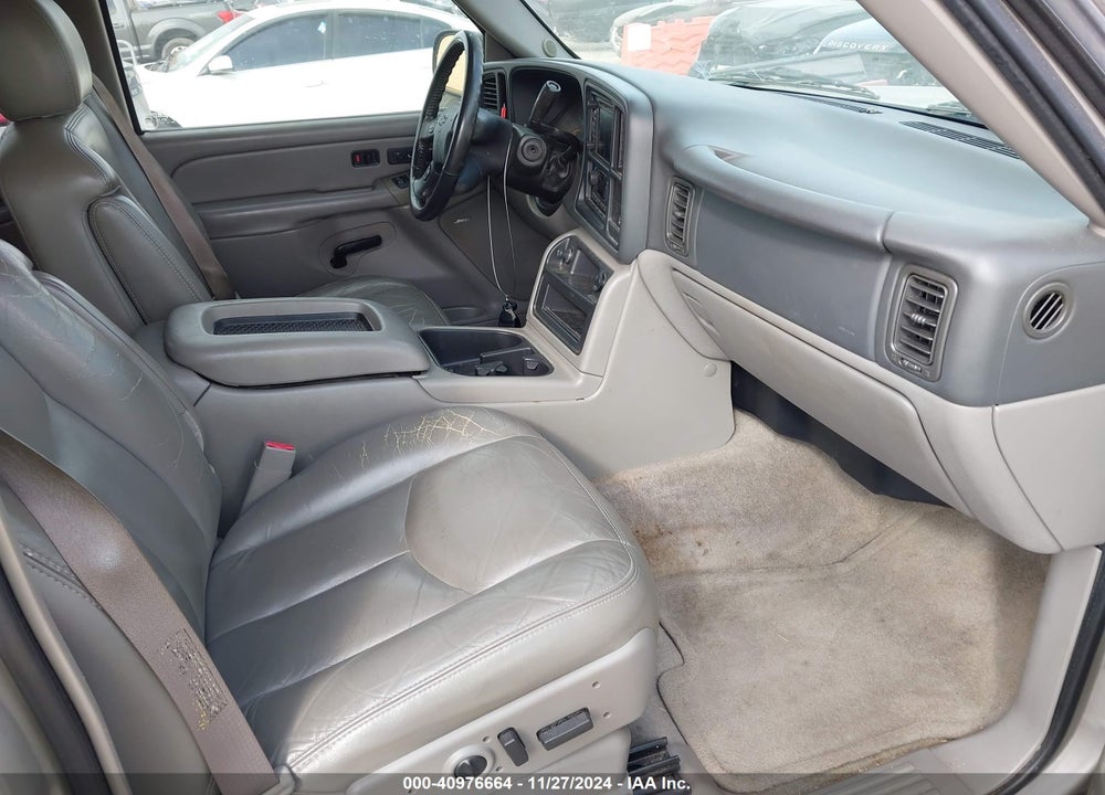 2006 CHEVROLET SUBURBAN 1500 LT VIN: 1GNEC16Z06J172628