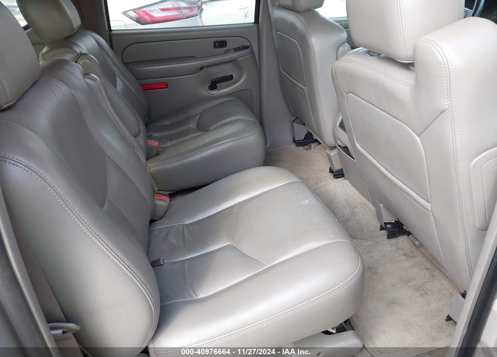 2006 CHEVROLET SUBURBAN 1500 LT VIN: 1GNEC16Z06J172628