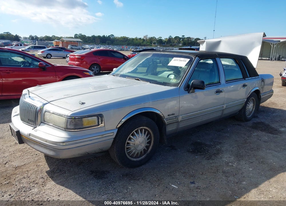 1997 LINCOLN TOWN CAR SIGNATURE VIN: 1LNLM82W9VY697321
