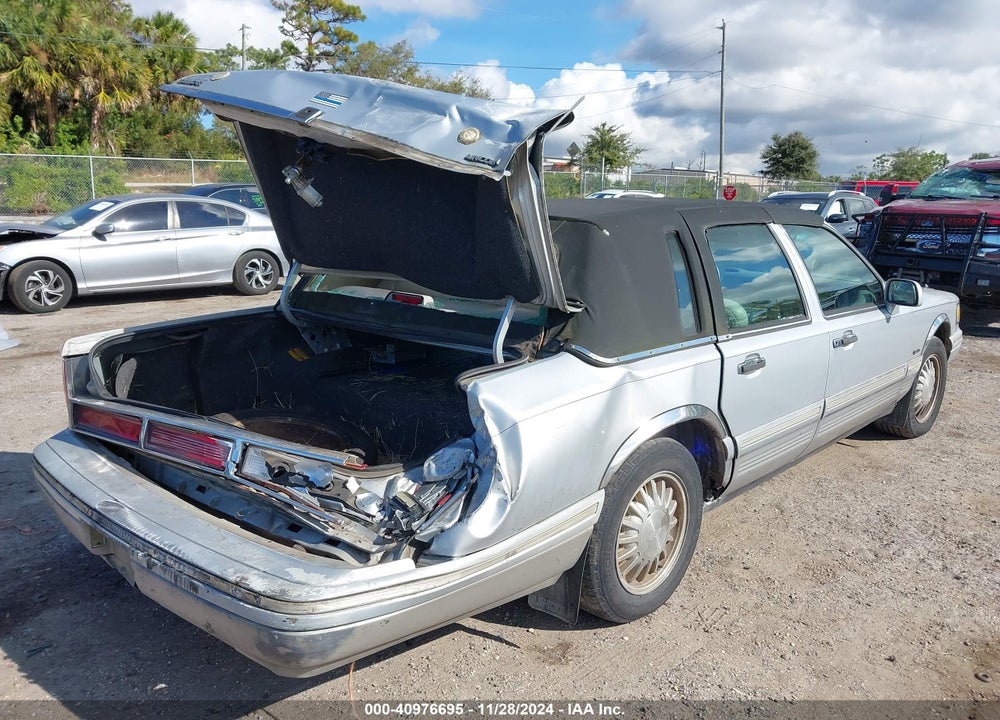 1997 LINCOLN TOWN CAR SIGNATURE VIN: 1LNLM82W9VY697321