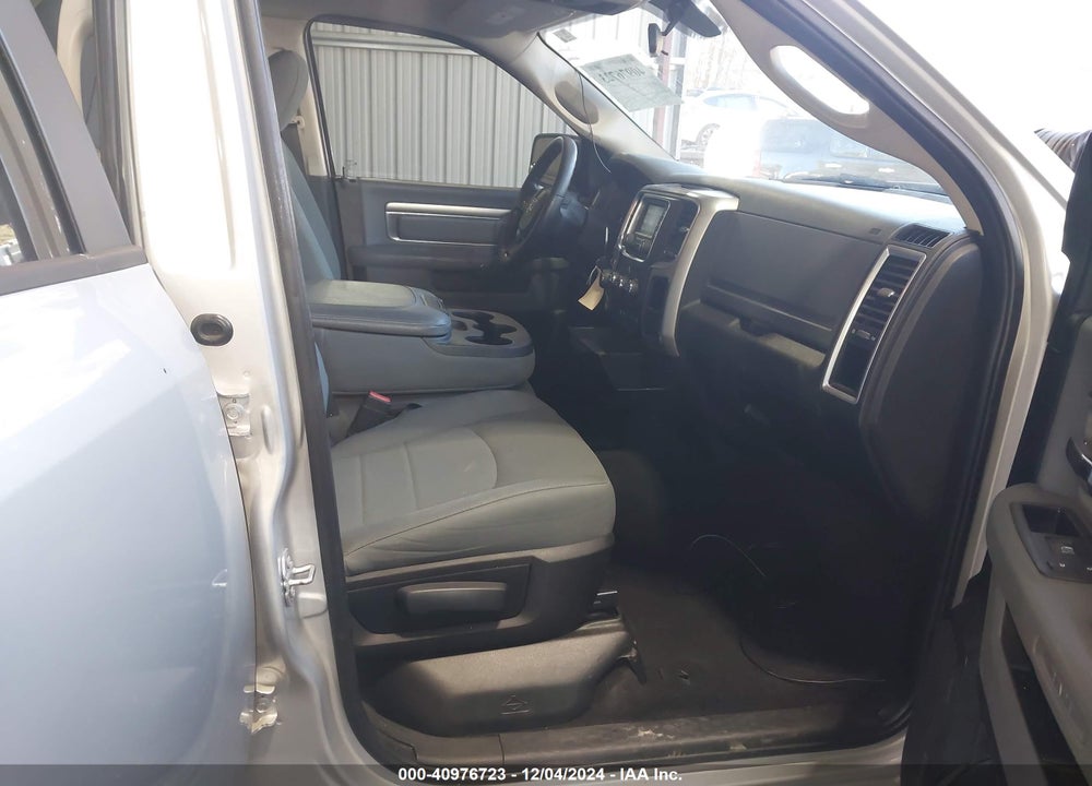 2017 RAM 1500 SLT 4X4 6'4 BOX VIN: 1C6RR7GT8HS526826