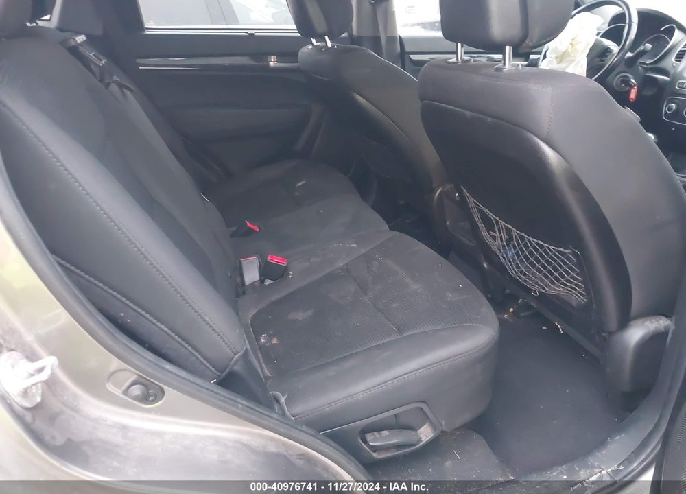 2014 KIA SORENTO LX VIN: 5XYKT3A60EG524612