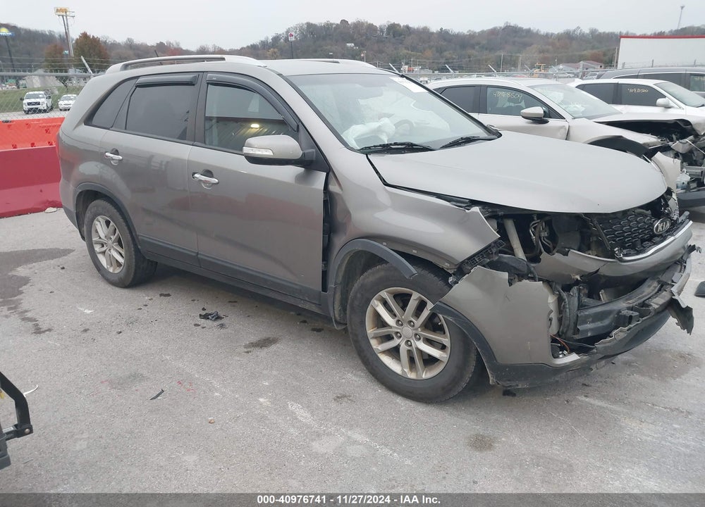 2014 KIA SORENTO LX VIN: 5XYKT3A60EG524612