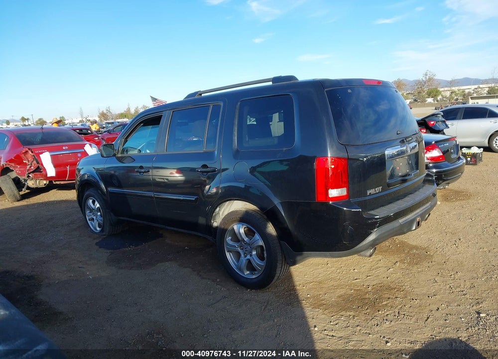 2014 HONDA PILOT EX VIN: 5FNYF3H41EB026514