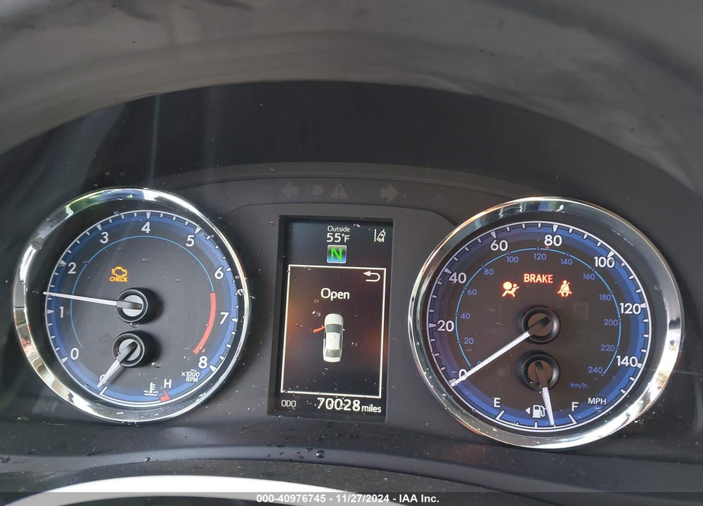 2018 TOYOTA COROLLA SE VIN: 5YFBURHE3JP787583