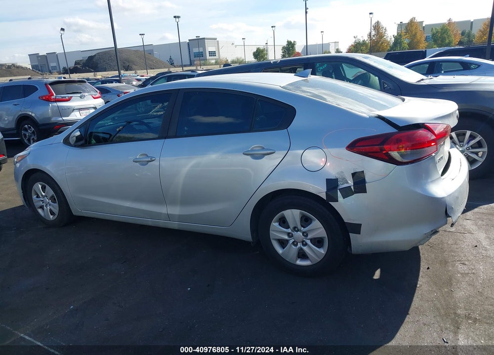 2018 KIA FORTE LX VIN: 3KPFK4A79JE184757