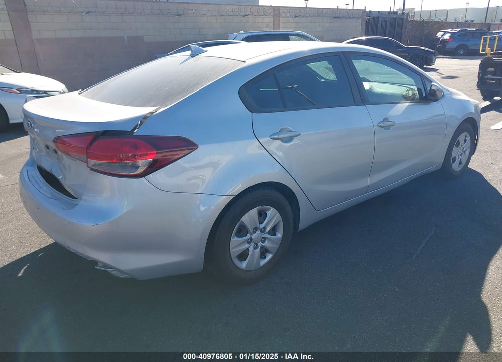 2018 KIA FORTE LX VIN: 3KPFK4A79JE184757