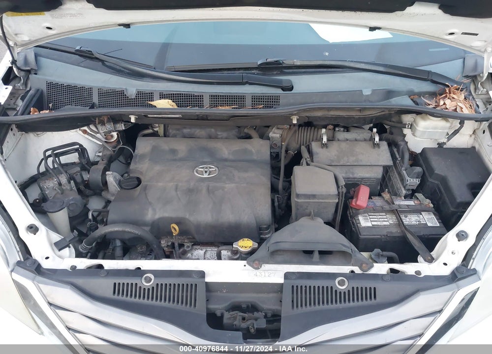 2011 TOYOTA SIENNA XLE VIN: 5TDDK3DC1BS018282