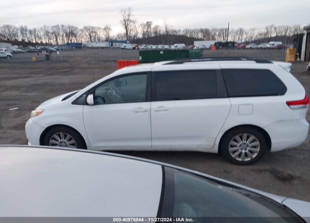2011 TOYOTA SIENNA XLE VIN: 5TDDK3DC1BS018282