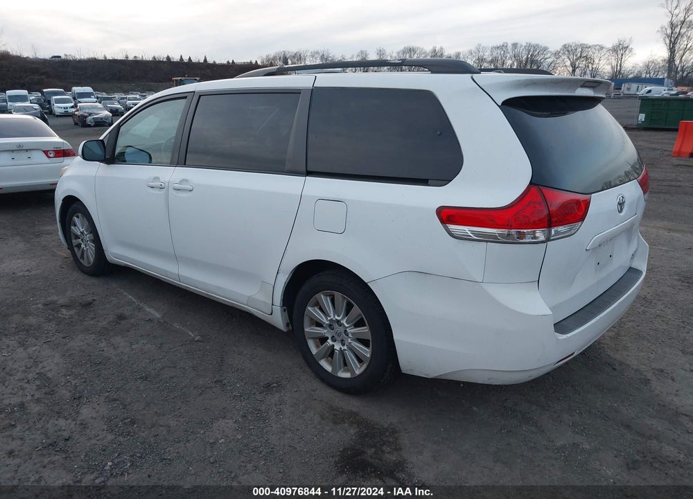 2011 TOYOTA SIENNA XLE VIN: 5TDDK3DC1BS018282