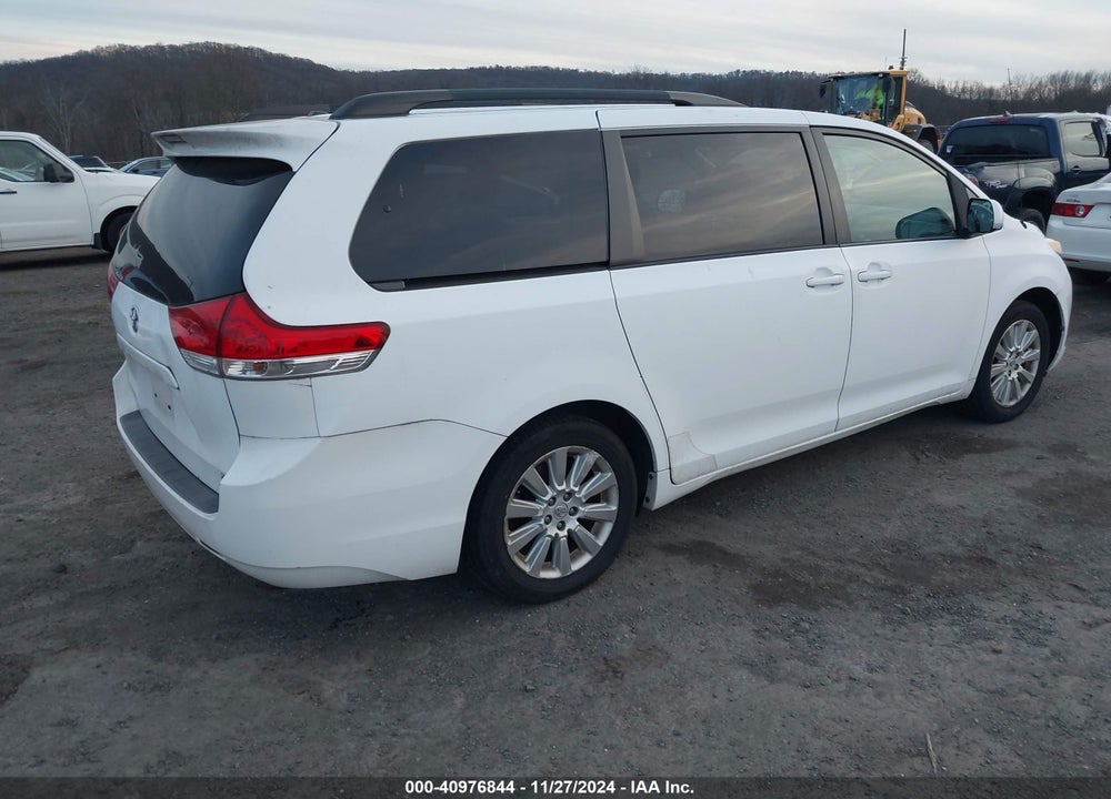 2011 TOYOTA SIENNA XLE VIN: 5TDDK3DC1BS018282