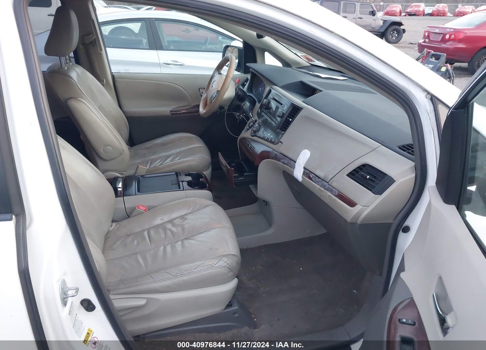 2011 TOYOTA SIENNA XLE VIN: 5TDDK3DC1BS018282