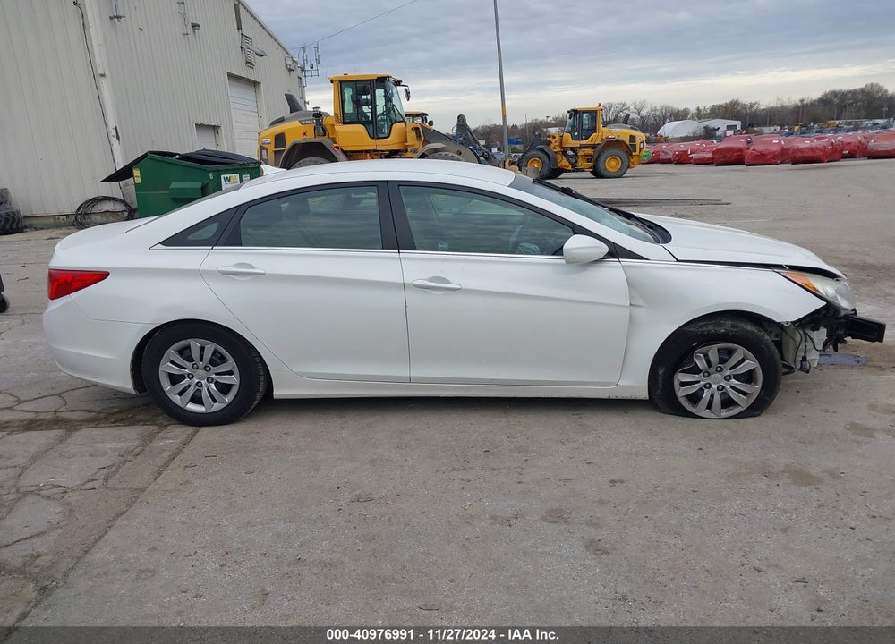 2011 HYUNDAI SONATA VIN: 5NPEB4AC2BH230192