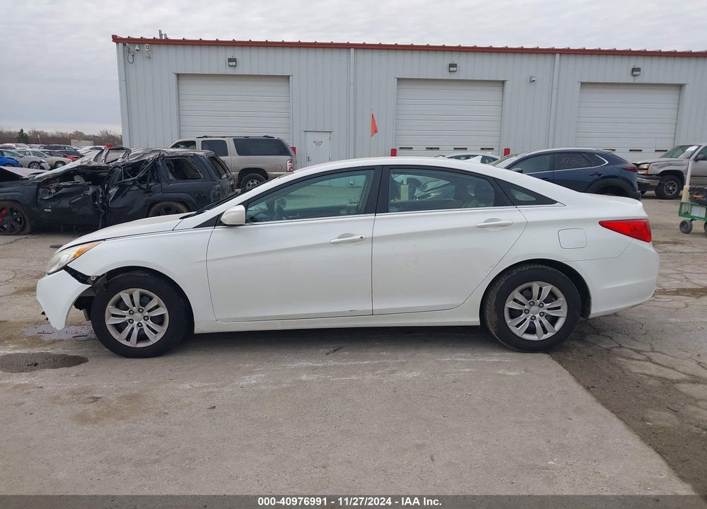 2011 HYUNDAI SONATA VIN: 5NPEB4AC2BH230192