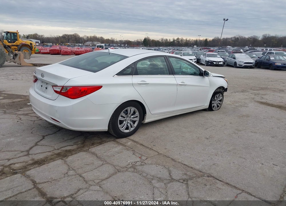 2011 HYUNDAI SONATA VIN: 5NPEB4AC2BH230192