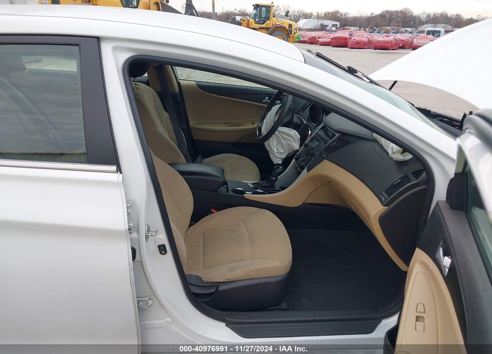 2011 HYUNDAI SONATA VIN: 5NPEB4AC2BH230192