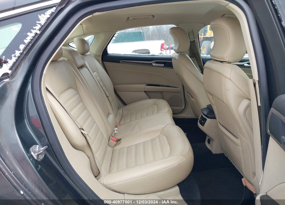 2015 FORD FUSION SE VIN: 3FA6P0HD5FR201145