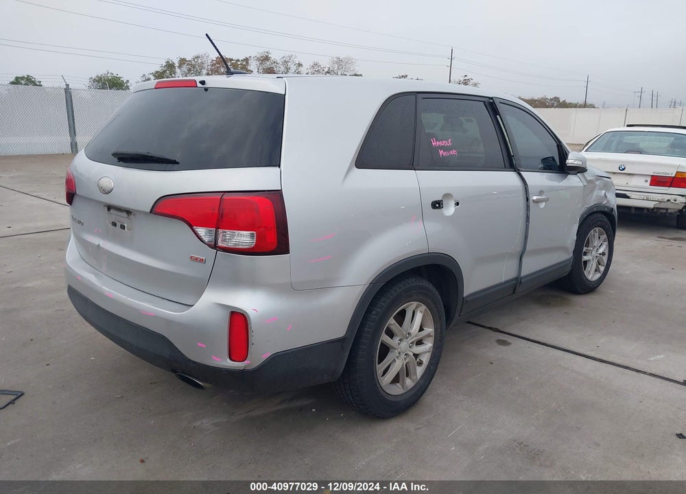 2015 KIA SORENTO LX VIN: 5XYKT3A61FG553909