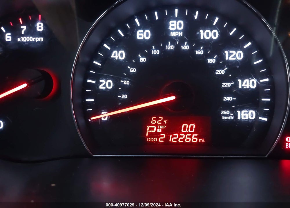 2015 KIA SORENTO LX VIN: 5XYKT3A61FG553909