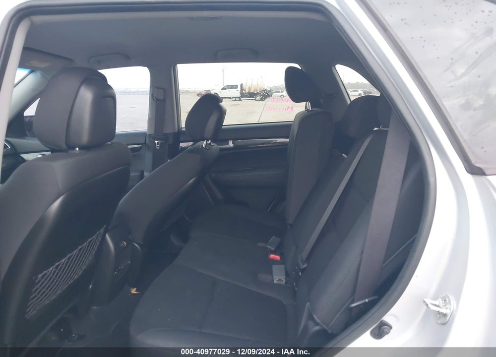 2015 KIA SORENTO LX VIN: 5XYKT3A61FG553909