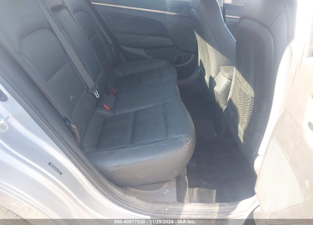 2017 HYUNDAI ELANTRA VIN: 5NPD84LF6HH017370