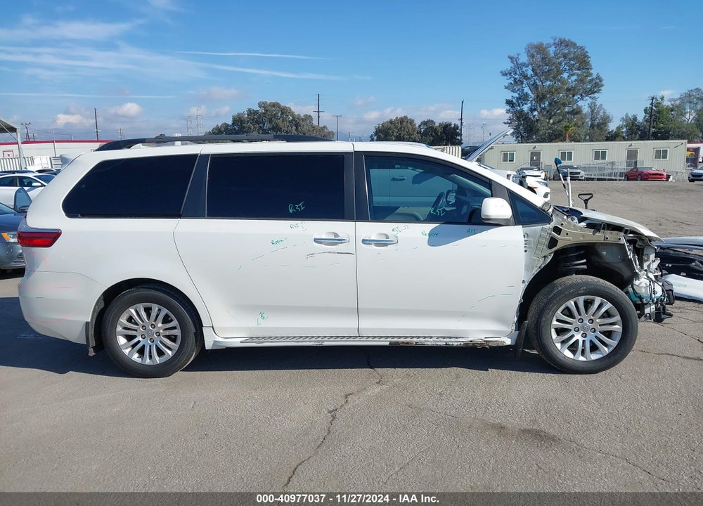 2017 TOYOTA SIENNA XLE LIMITED VIN: 5TDYZ3DC6HS843823