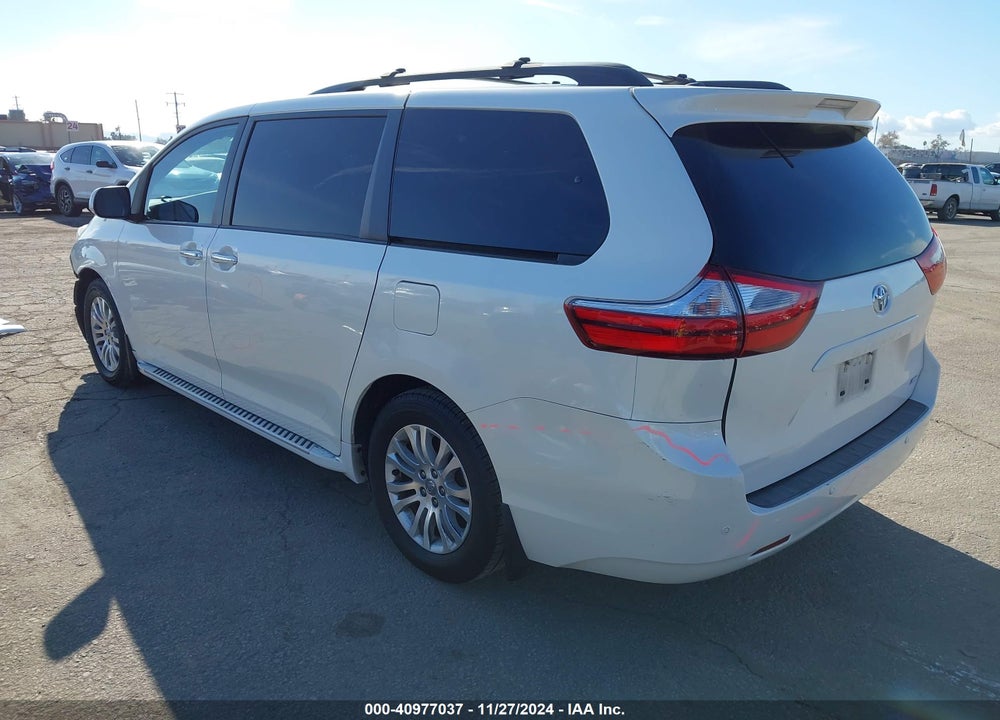 2017 TOYOTA SIENNA XLE LIMITED VIN: 5TDYZ3DC6HS843823
