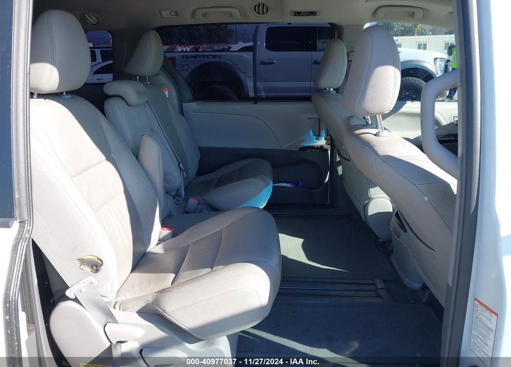 2017 TOYOTA SIENNA XLE LIMITED VIN: 5TDYZ3DC6HS843823