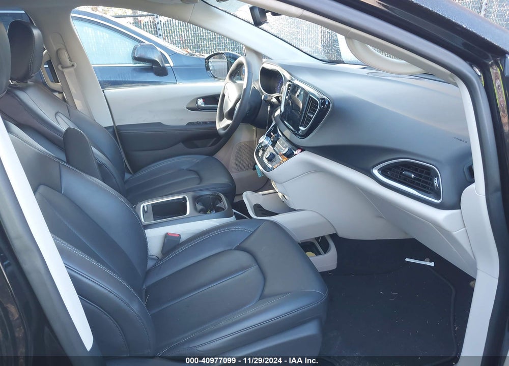 2024 CHRYSLER PACIFICA TOURING L VIN: 2C4RC1BG6RR143729