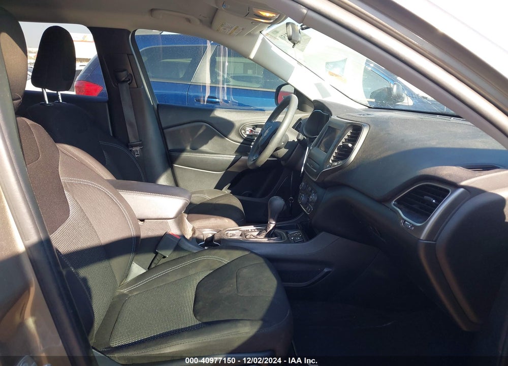2019 JEEP CHEROKEE LATITUDE VIN: 1C4PJLCB2KD153470