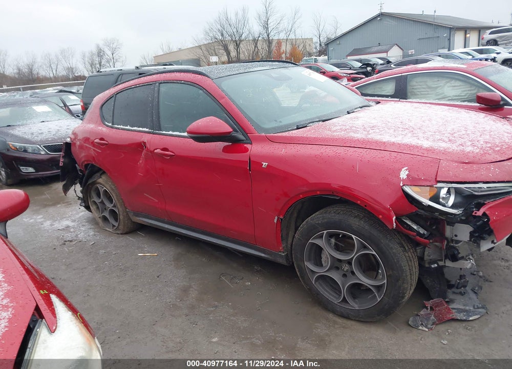 2022 ALFA ROMEO STELVIO TI AWD VIN: ZASPAKBNXN7D24434