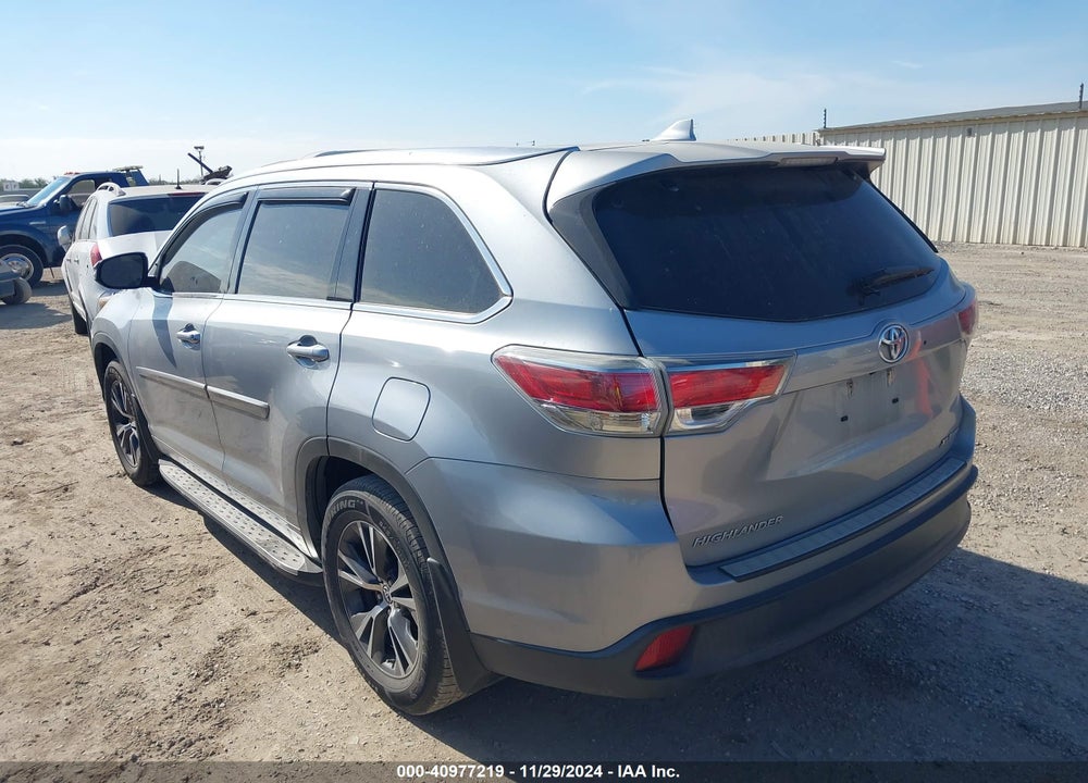 2016 TOYOTA HIGHLANDER VIN: 5TDJKRFH1GS285752