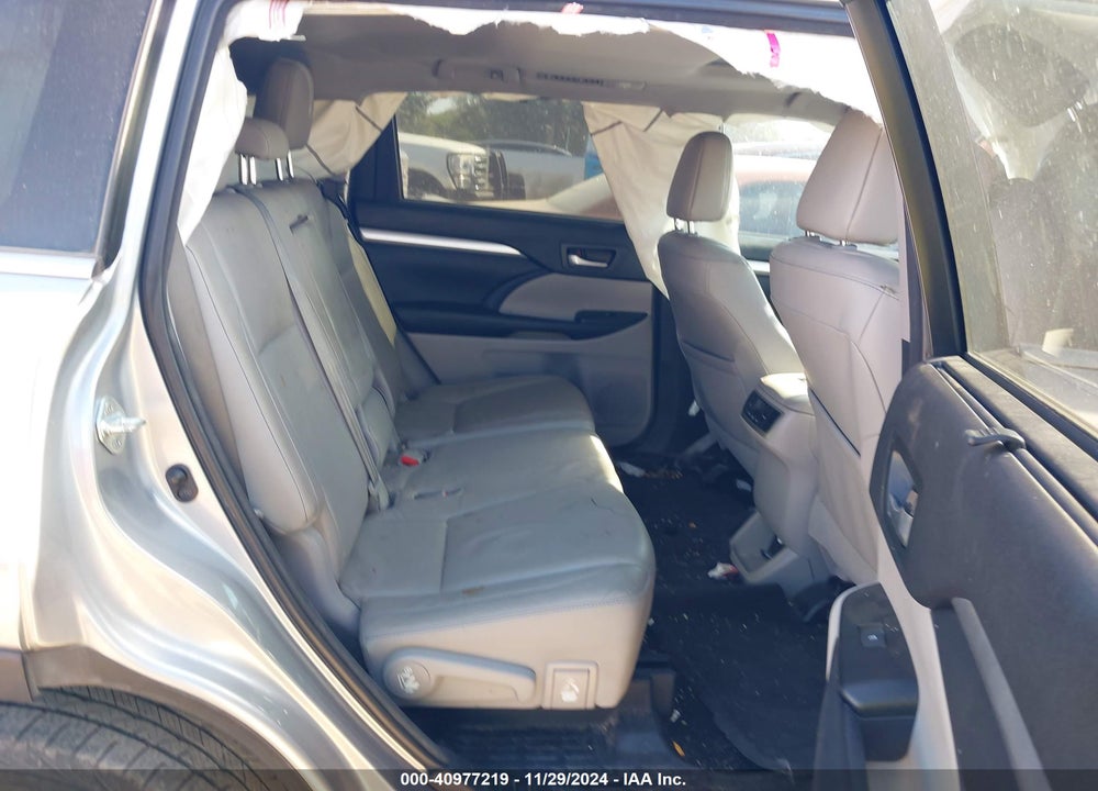 2016 TOYOTA HIGHLANDER VIN: 5TDJKRFH1GS285752