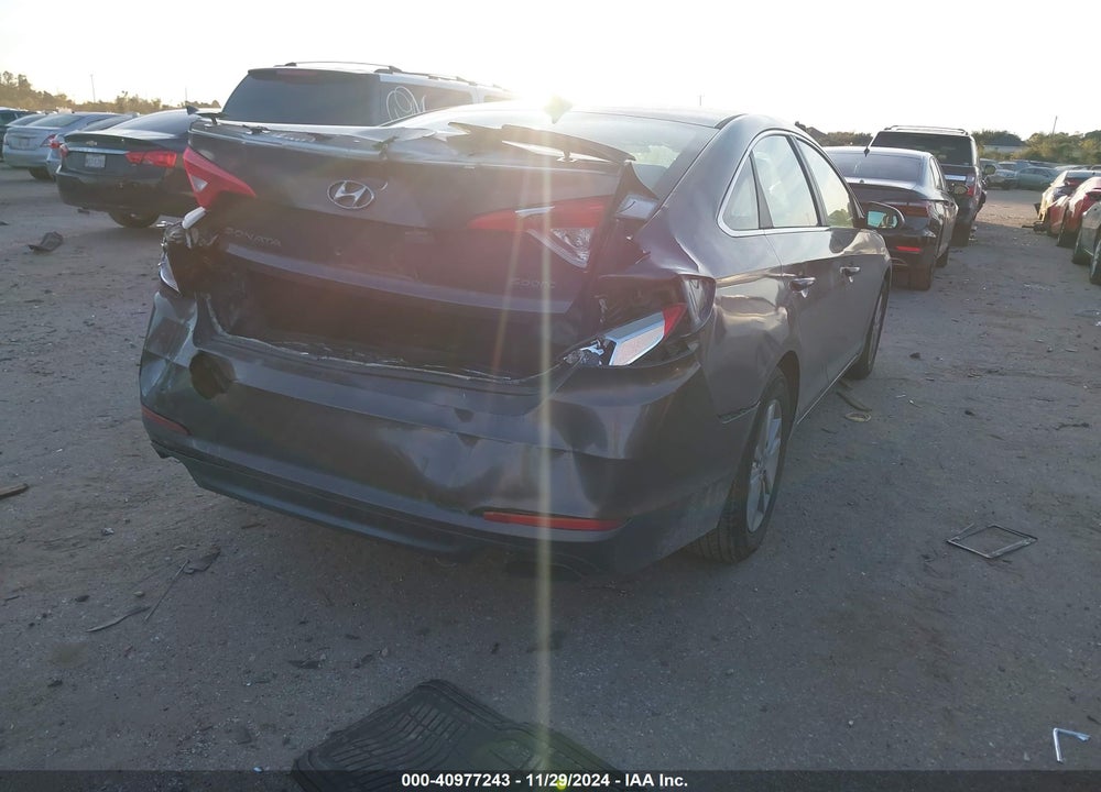 2017 HYUNDAI SONATA SE VIN: 5NPE24AF4HH553100