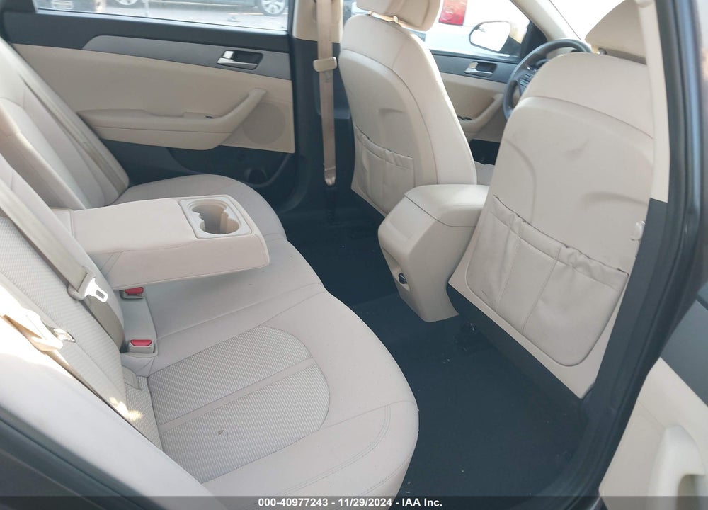 2017 HYUNDAI SONATA SE VIN: 5NPE24AF4HH553100