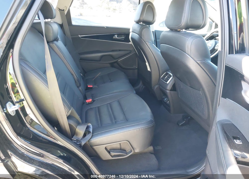 2016 KIA SORENTO 3.3L SX VIN: 5XYPK4A54GG169727