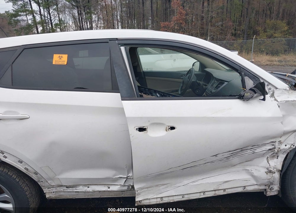 2016 HYUNDAI TUCSON SE VIN: KM8J23A49GU243385