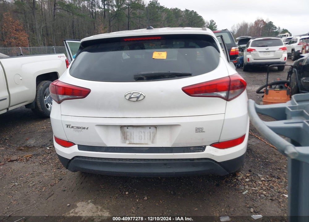 2016 HYUNDAI TUCSON SE VIN: KM8J23A49GU243385