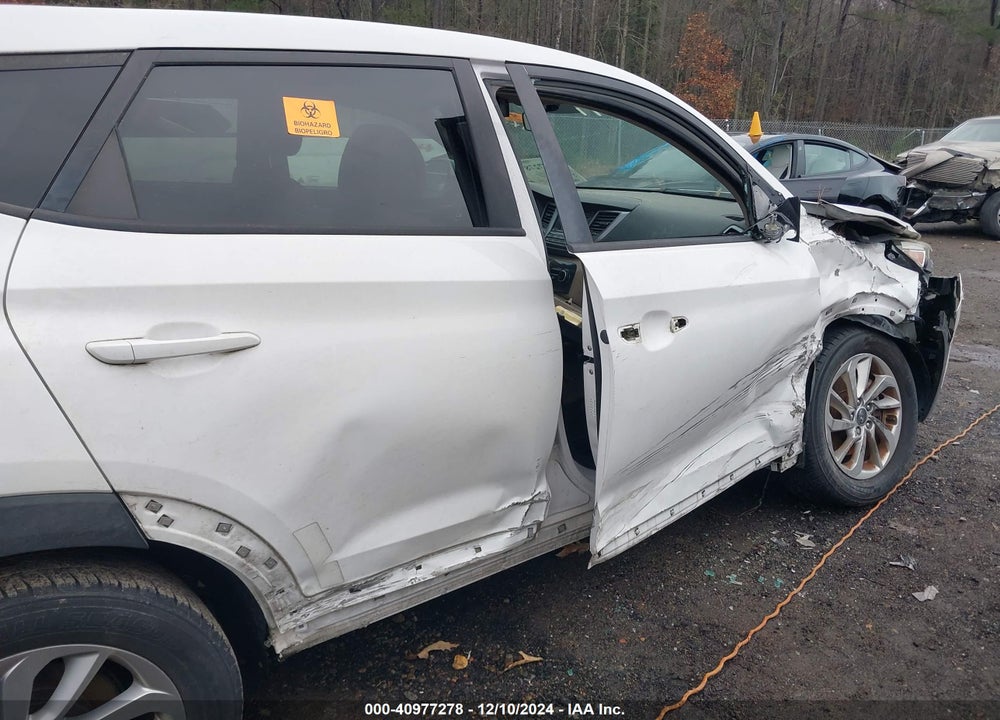 2016 HYUNDAI TUCSON SE VIN: KM8J23A49GU243385
