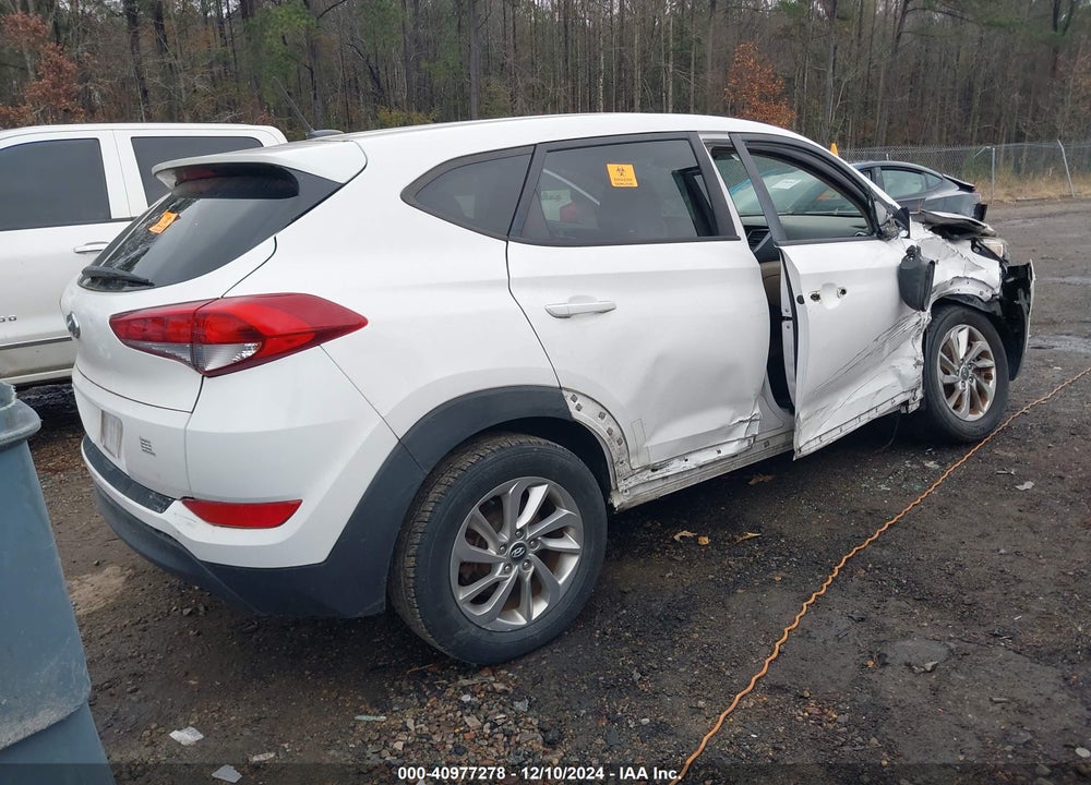 2016 HYUNDAI TUCSON SE VIN: KM8J23A49GU243385