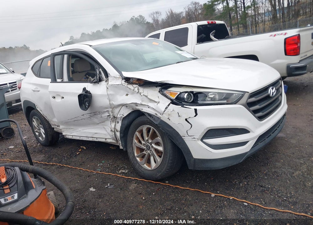 2016 HYUNDAI TUCSON SE VIN: KM8J23A49GU243385