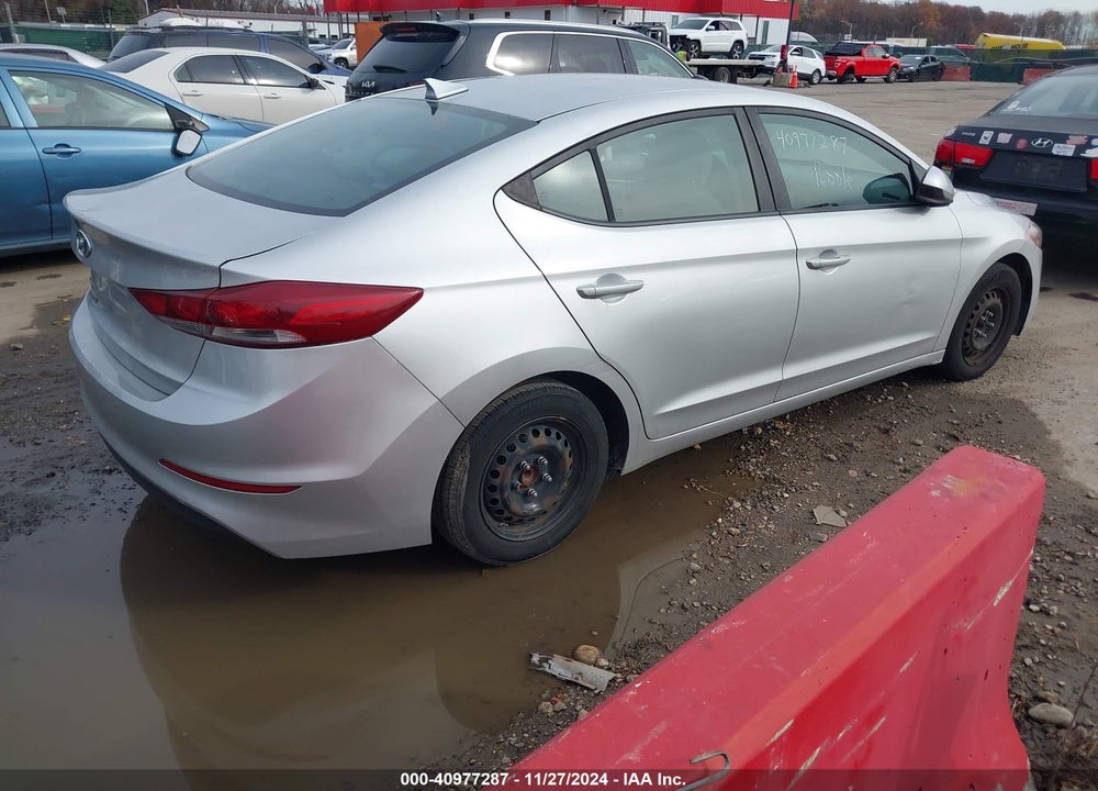 2017 HYUNDAI ELANTRA SE VIN: KMHD74LF7HU109561