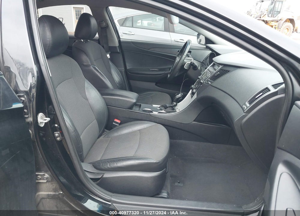 2011 HYUNDAI SONATA SE VIN: 5NPEC4AC0BH262684