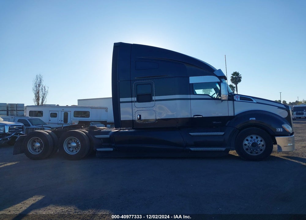 2019 KENWORTH T680 VIN: 1XKYD49X8KJ352873