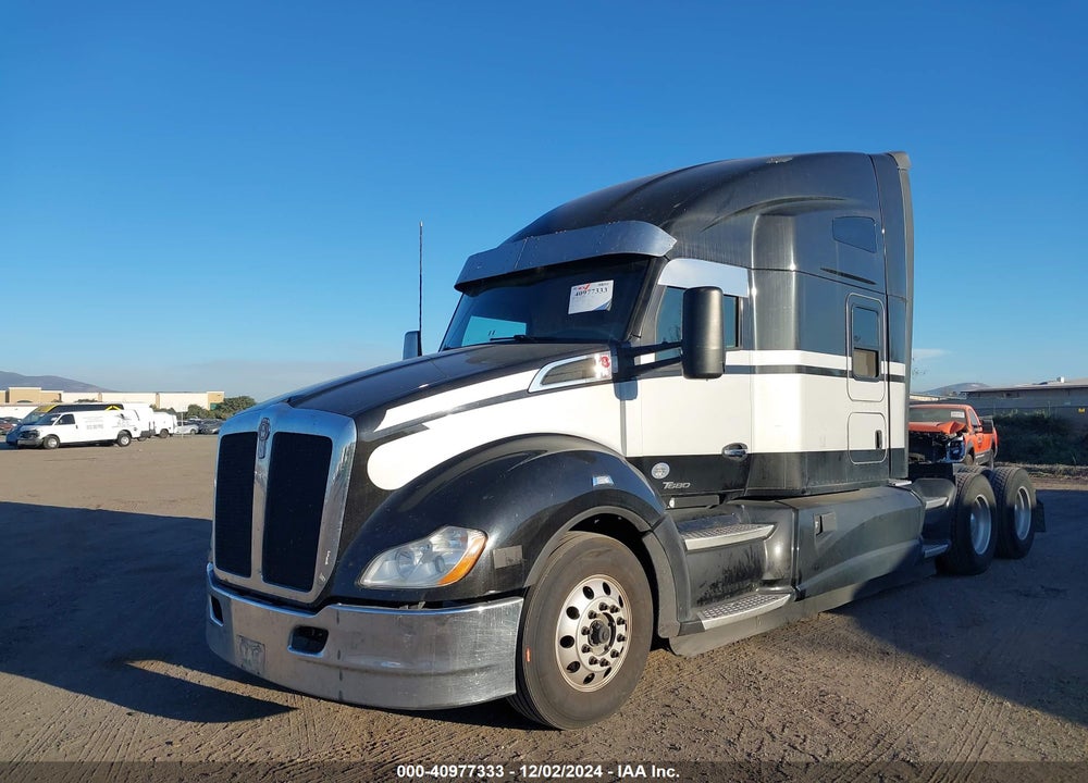 2019 KENWORTH T680 VIN: 1XKYD49X8KJ352873
