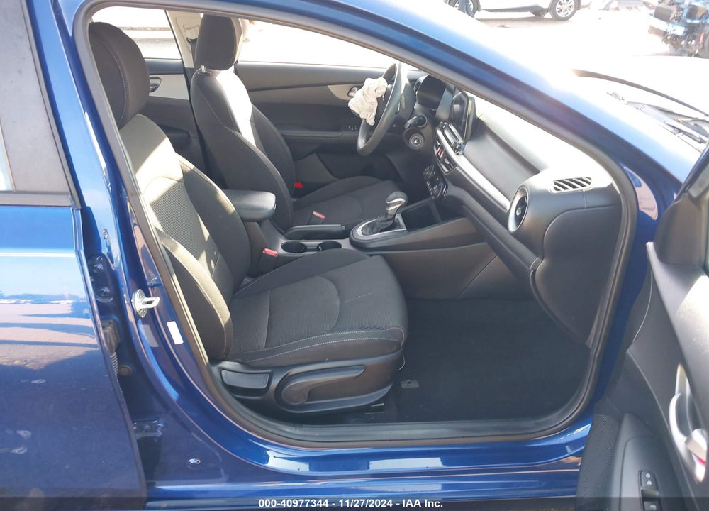 2019 KIA FORTE LXS VIN: 3KPF24ADXKE010882