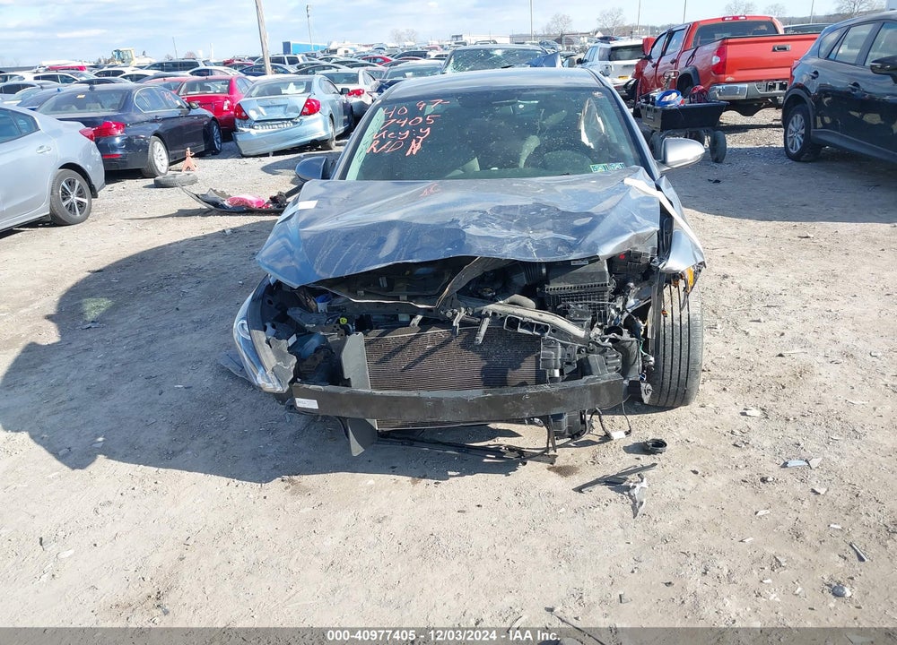 2018 HYUNDAI ELANTRA SEL VIN: 5NPD84LF8JH304098
